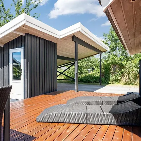 Estella - 900m From The Sea By Interhome
